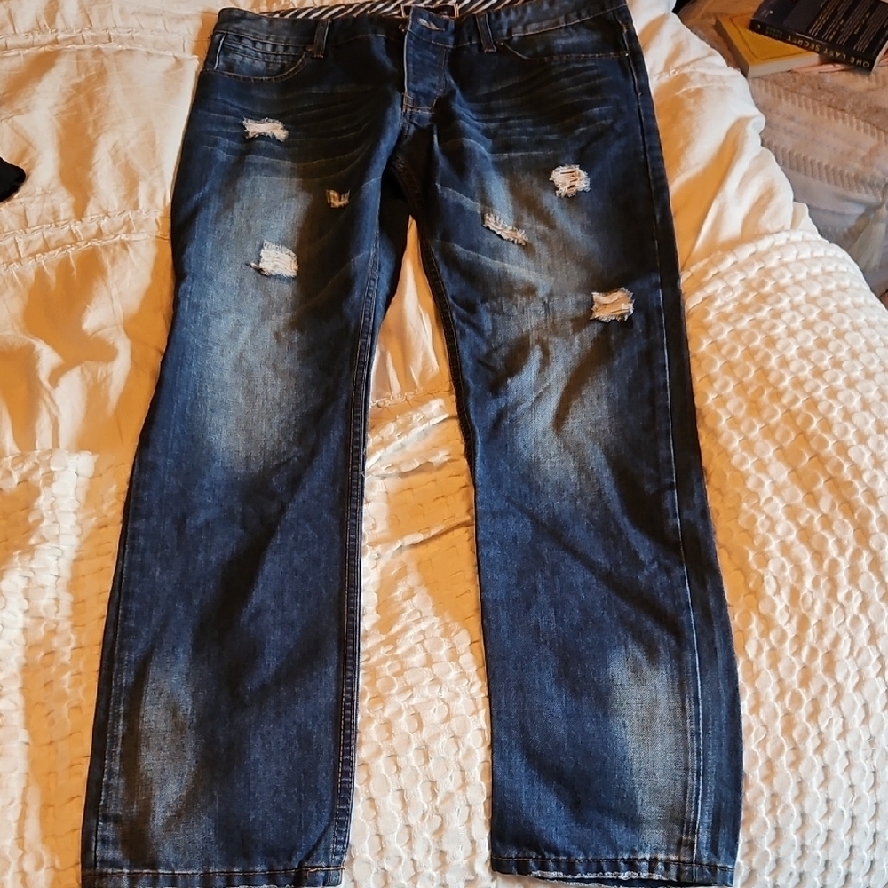 Men's Relaxed Fit Distressed Denim Jeans